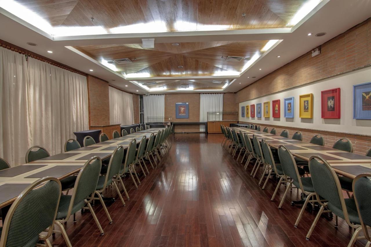 Hotel Deville Prime Πόρτο Αλέγκρε Εξωτερικό φωτογραφία The 2019–2020 boardroom of the National University of Ireland, Galway