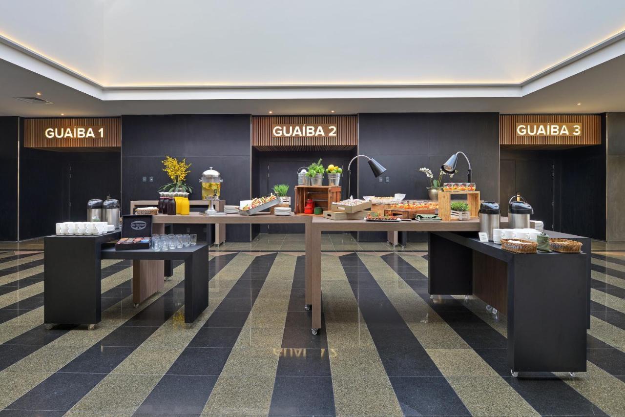 Hotel Deville Prime Πόρτο Αλέγκρε Εξωτερικό φωτογραφία The buffet at the airport